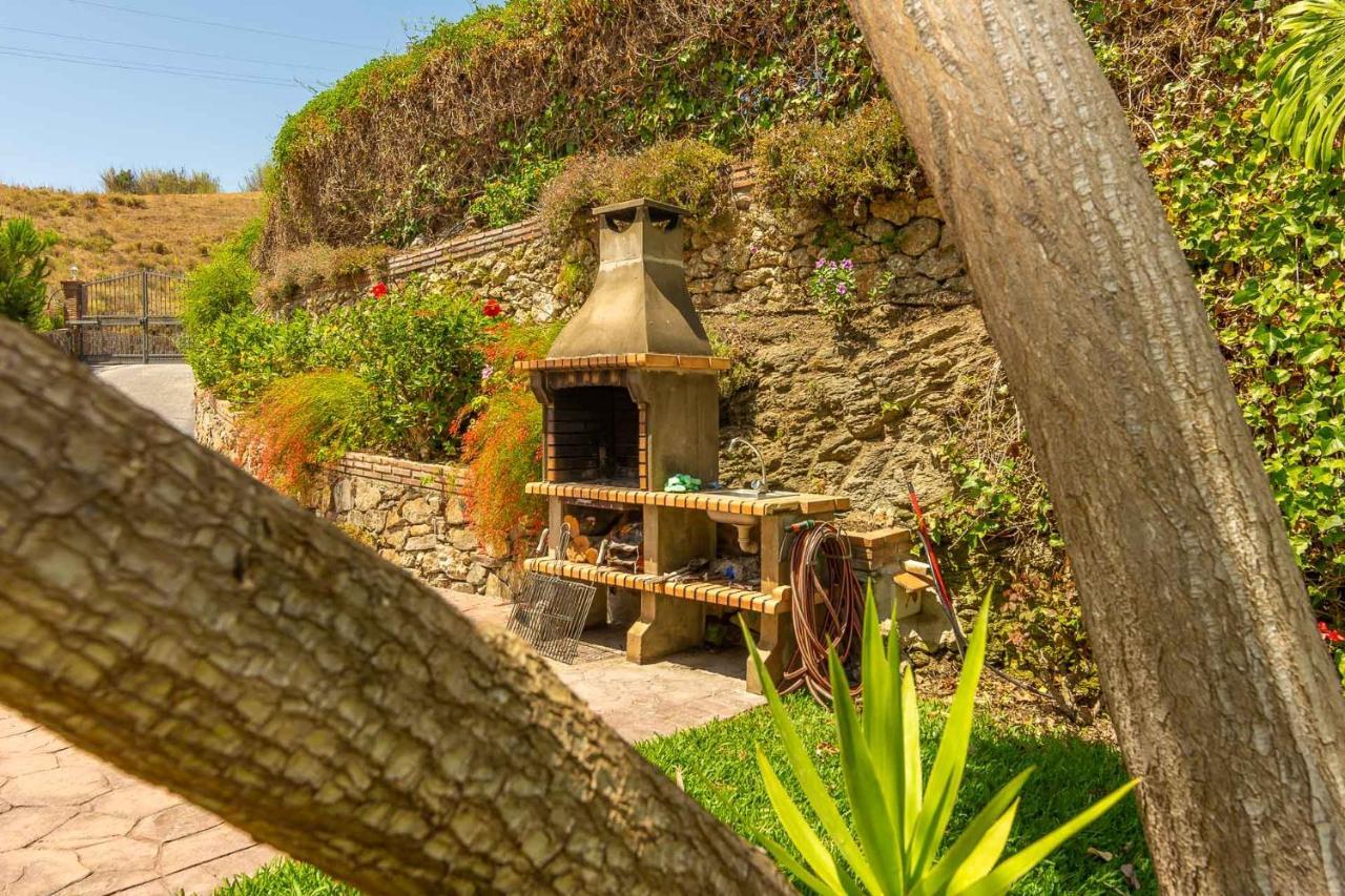 Villa Andalucia: Cerca De Todo, Intimidad Y Espacio Нерха Экстерьер фото